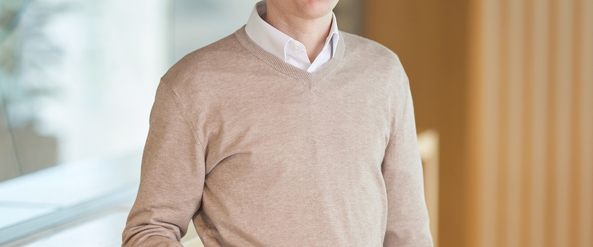 Sandy Jones, Investment Specialist Director