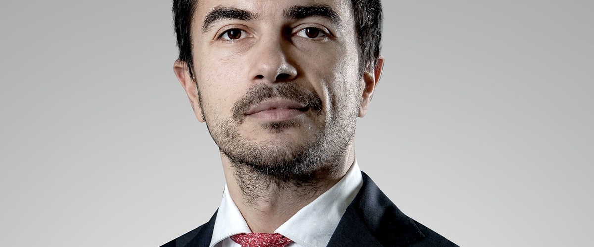 Alexander Pelteshki, Portfolio Manager